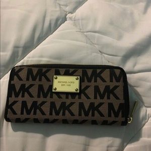 Michael kors wallet